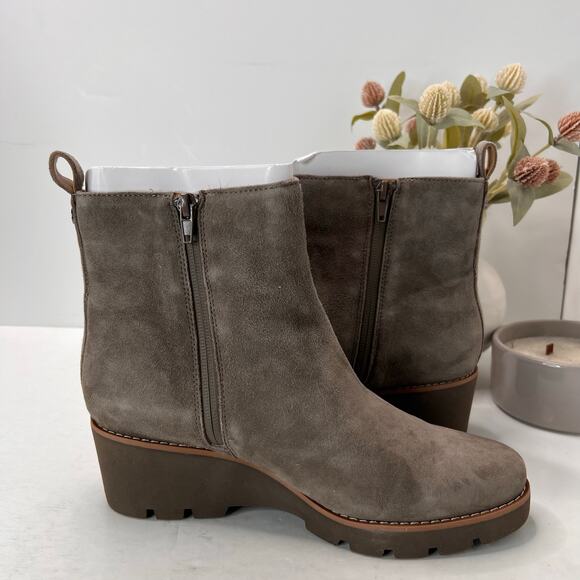 Vionic Aria Waterproof Suede Wedge Ankle Booties Taupe Women's 9M NWOB - Picture 6 of 11